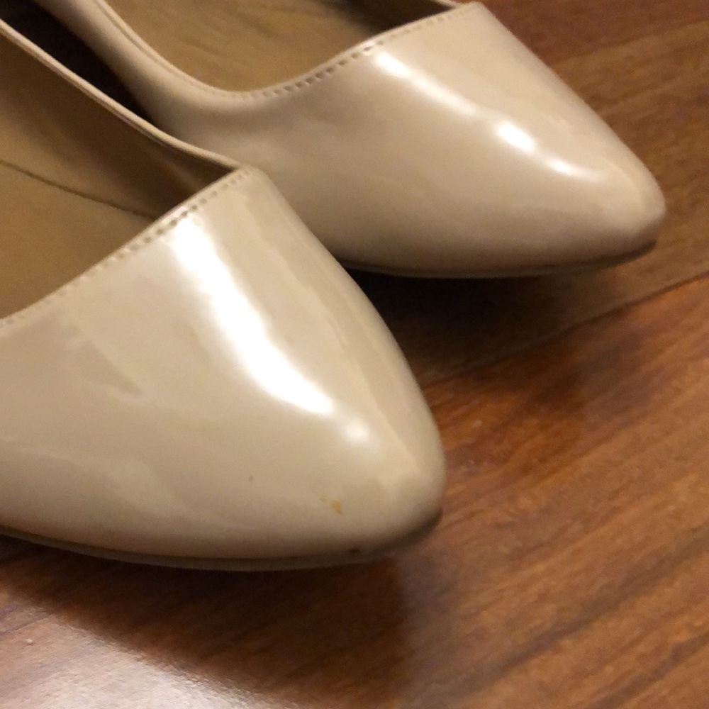 Women’s Size 8 Nude Flats - Picture 2 of 4